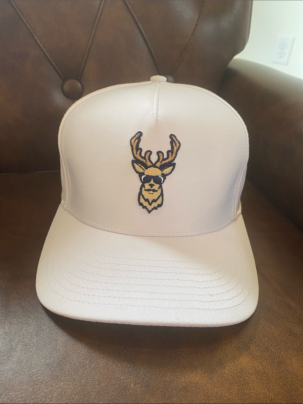 Waggle Kentucky Buck OG Snapback Hat White Golf Performance Cap Preppy Dad ⛳️
